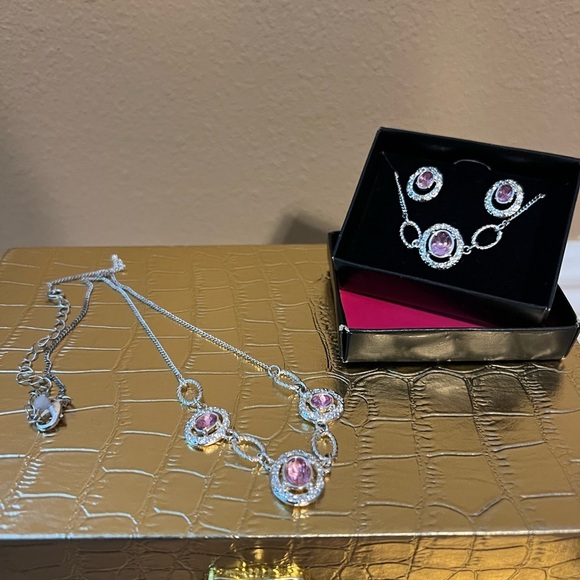 unbranded Jewelry - Elegant Silver and Pink Jewelry Set 4 pcs.